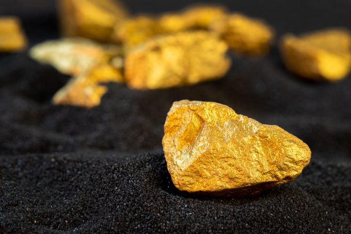 発掘された鉱山の純金